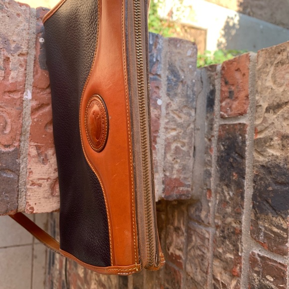 Vintage DOONEY & BOURKE Crossbody Bag!!! - Picture 4 of 7